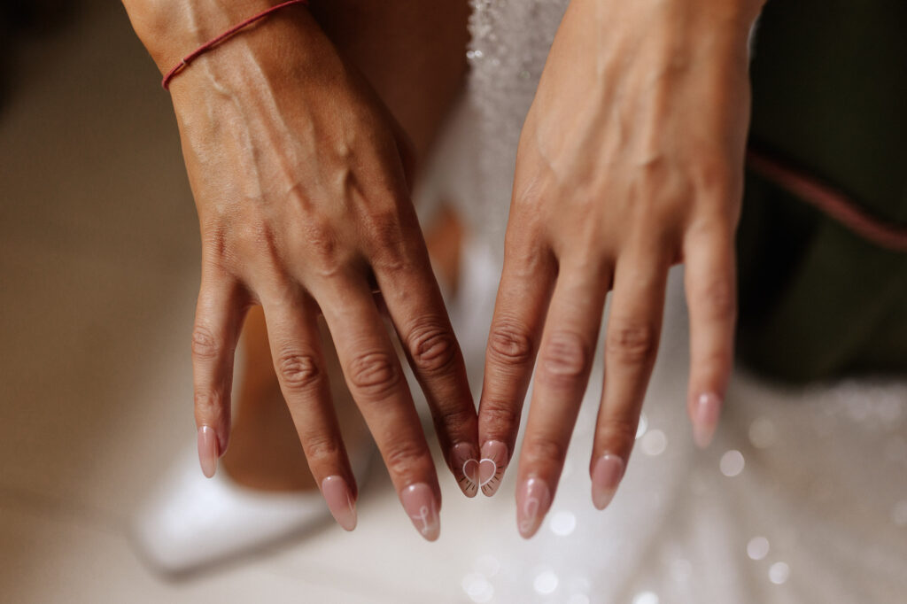 detail shot of the brides fingernails